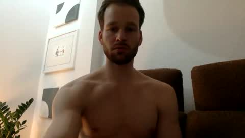 Snapshot of frozenyoga chatting on February 2026 10:05:02 PM frozenyoga online show from February 2026 10:05:02 PM