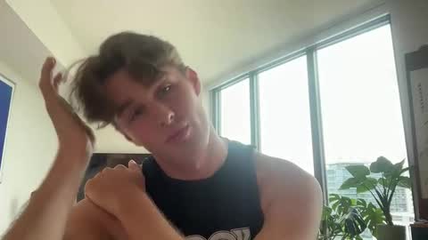 fruitybubble online show from April 2026 07:33:02 PM