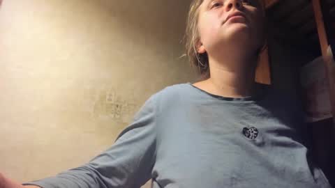 Snapshot of frumcake chatting on December 2024 01:13:01 AM FrumCake online show from December 2024 01:13:01 AM