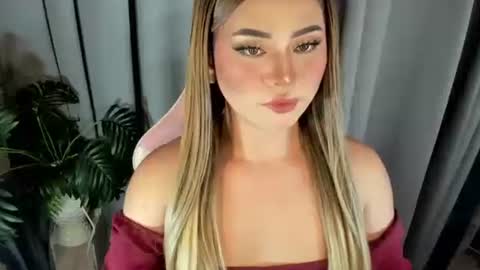 Snapshot of fuckdoll_rain chatting on June 2026 02:33:02 AM R A I N M O R A L E S G M A I L . C O M online show from June 2026 02:33:02 AM