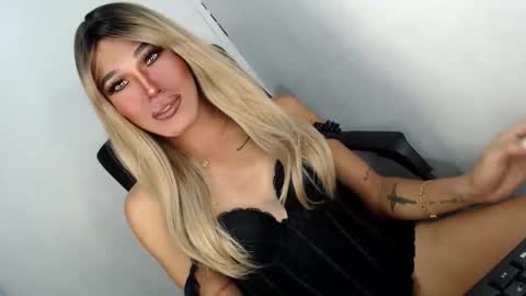 sweetyJENNY online show from April 2026 03:15:01 PM