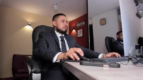 SERGIO THE SEX LAWYER online show from April 2026 03:59:01 AM
