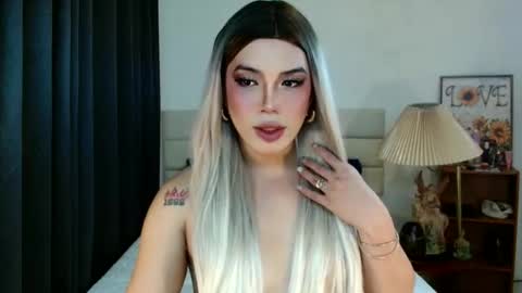 MISS NEILLY online show from October 2025 05:42:02 AM