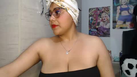 Mia and Gary  online show from November 2025 01:52:01 AM