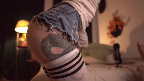 Snapshot of fuckingtoy_ chatting on November 2025 01:22:01 PM Eva all my links online show from November 2025 01:22:01 PM