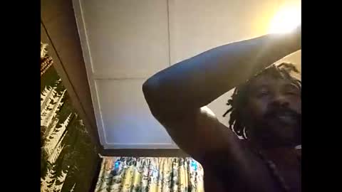 Snapshot of fucmebudoo chatting on November 2025 10:28:02 AM Warwick online show from November 2025 10:28:02 AM