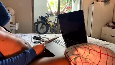 Snapshot of fuklicious chatting on January 2025 04:20:01 PM fuklicious online show from January 2025 04:20:01 PM