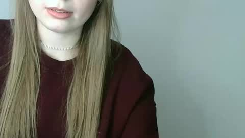 Snapshot of funemma000 chatting on November 2025 12:18:01 PM Emma online show from November 2025 12:18:01 PM