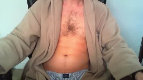 Snapshot of funnyeucouple chatting on June 2026 10:17:02 AM YWhiteNiceMan online show from June 2026 10:17:02 AM