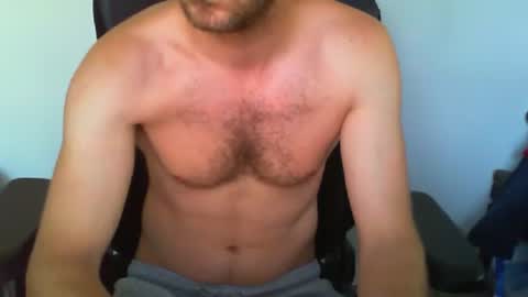 Snapshot of funnyeucouple chatting on June 2026 07:13:02 AM YWhiteNiceMan online show from June 2026 07:13:02 AM