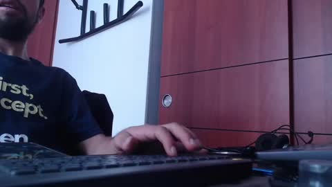 Snapshot of fvckhorneyguy chatting on March 2025 05:50:01 PM andrew online show from March 2025 05:50:01 PM