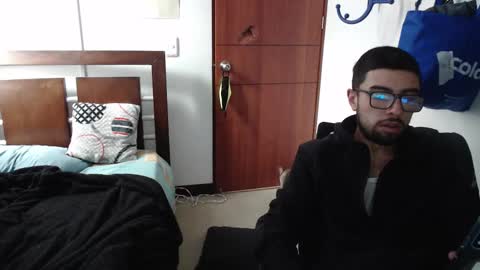 Snapshot of fvckhorneyguy chatting on October 2025 04:07:02 PM andrew online show from October 2025 04:07:02 PM