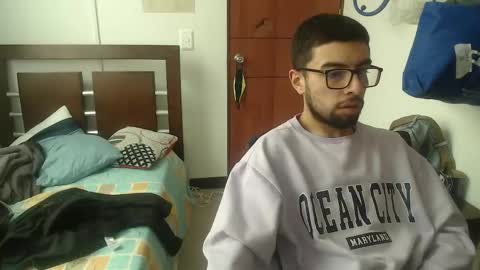 Snapshot of fvckhorneyguy chatting on October 2025 04:19:02 PM andrew online show from October 2025 04:19:02 PM