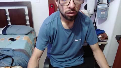 Snapshot of fvckhorneyguy chatting on December 2025 04:22:01 PM andrew online show from December 2025 04:22:01 PM