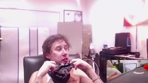 Snapshot of fxckingfreaks chatting on September 2025 01:43:01 AM fxckingfreaks online show from September 2025 01:43:01 AM