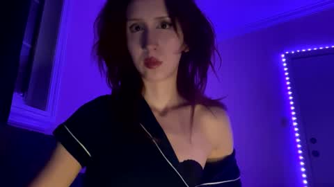 Snapshot of g0ddessluna1800 chatting on January 2025 06:46:02 AM Goddess Luna online show from January 2025 06:46:02 AM