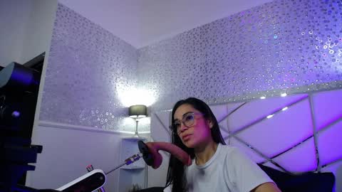 gabbieskinny online show from April 2026 03:00:01 AM