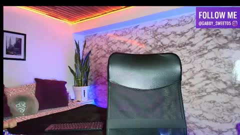 Gabby Sweet online show from November 2025 02:00:02 AM