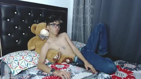 gabriel_x18 online show from February 2026 04:11:01 AM