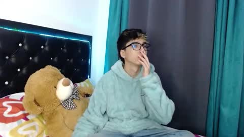 gabriel_x18 online show from February 2026 04:41:01 AM