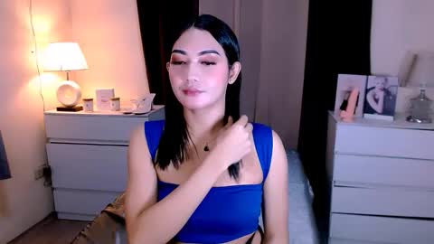 gabriela_deluxe online show from December 2025 05:54:02 PM