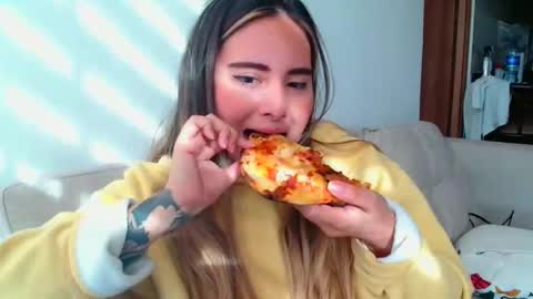 Snapshot of gabriela_miller_2 chatting on October 2025 09:04:02 PM Gabriela Miller online show from October 2025 09:04:02 PM