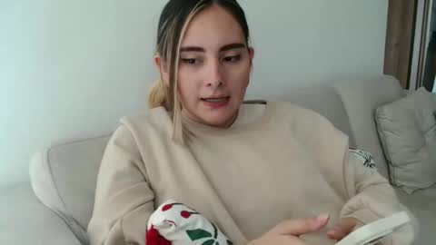 Snapshot of gabriela_miller_2 chatting on October 2025 07:01:02 PM Gabriela Miller online show from October 2025 07:01:02 PM