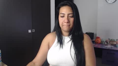 Snapshot of gaby_bluexx chatting on April 2026 11:20:01 AM Gaby Blue online show from April 2026 11:20:01 AM