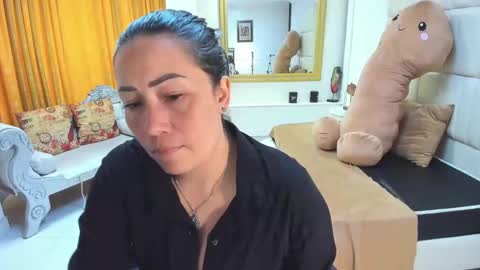Snapshot of gaby_trent chatting on October 2025 04:37:02 PM gabriela online show from October 2025 04:37:02 PM