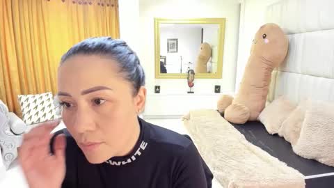 Snapshot of gaby_trent chatting on November 2025 06:07:02 PM gabriela online show from November 2025 06:07:02 PM