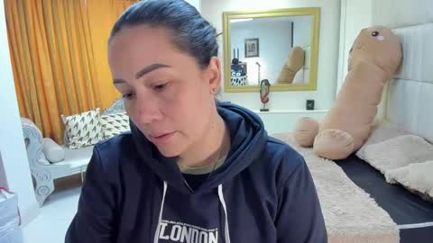 Snapshot of gaby_trent chatting on November 2025 02:50:01 PM gabriela online show from November 2025 02:50:01 PM