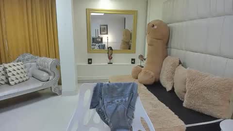 Snapshot of gaby_trent chatting on December 2025 07:53:02 PM gabriela online show from December 2025 07:53:02 PM