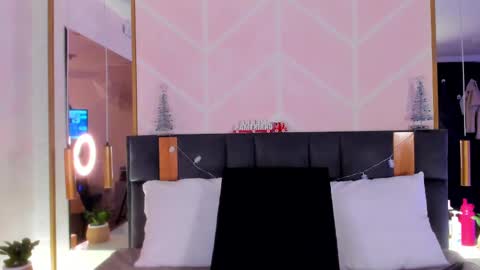 Gaby online show from November 2025 08:31:01 PM