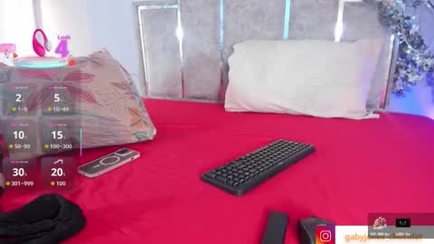 gabyyjones online show from November 2025 11:30:01 AM