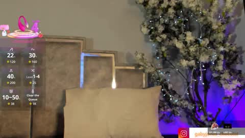 gabyyjones online show from December 2025 11:41:02 AM