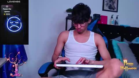 Snapshot of gael_jones chatting on October 2025 04:12:01 AM gael_jones online show from October 2025 04:12:01 AM