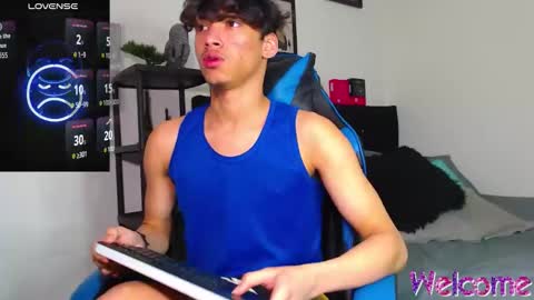 Snapshot of gael_jones chatting on December 2025 02:05:02 AM gael_jones online show from December 2025 02:05:02 AM