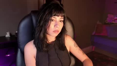 gaia_joness online show from December 2025 07:30:02 PM