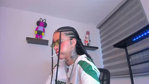 Snapshot of gangster_girl chatting on December 2025 09:22:01 PM GANG online show from December 2025 09:22:01 PM