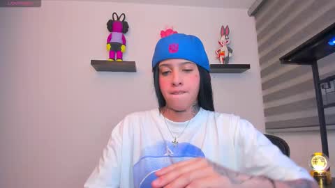 Snapshot of gangster_girl chatting on February 2026 03:32:02 AM GANG online show from February 2026 03:32:02 AM