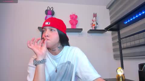 Snapshot of gangster_girl chatting on February 2026 02:42:02 AM GANG online show from February 2026 02:42:02 AM