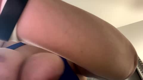 Kitty online show from November 2025 12:37:02 PM