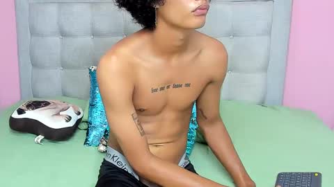 G A O LA N G online show from January 2025 05:17:02 PM