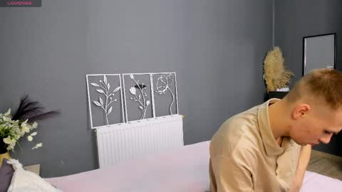 Max and Eva online show from April 2026 04:00:01 AM