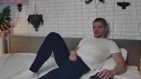 Snapshot of garettvosss chatting on October 2025 06:25:01 AM Gared online show from October 2025 06:25:01 AM