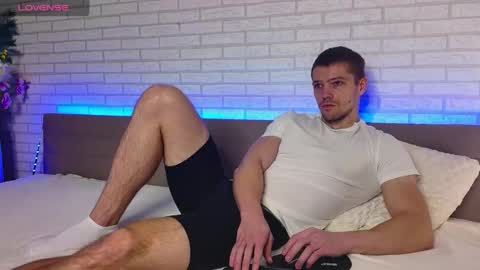 Snapshot of garettvosss chatting on December 2025 08:00:02 AM Gared online show from December 2025 08:00:02 AM