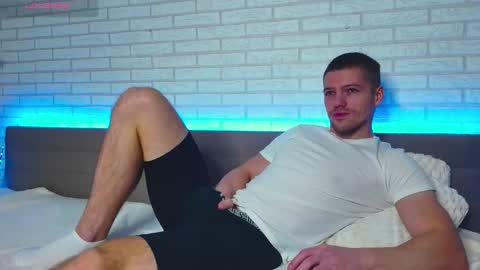 Snapshot of garettvosss chatting on December 2025 08:18:01 AM Gared online show from December 2025 08:18:01 AM