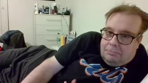 Snapshot of garyg930 chatting on December 2025 03:22:02 AM Gary online show from December 2025 03:22:02 AM