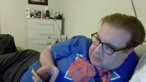 Snapshot of garyg930 chatting on December 2025 01:00:01 AM Gary online show from December 2025 01:00:01 AM