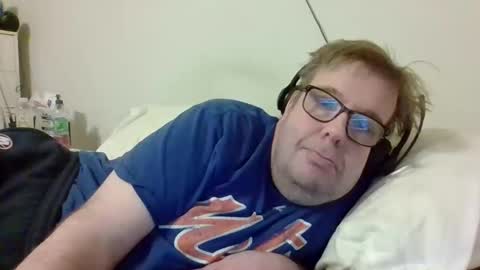 Snapshot of garyg930 chatting on January 2026 03:42:02 AM Gary online show from January 2026 03:42:02 AM